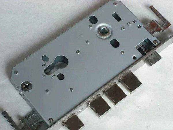 绥棱24小时上门开锁公司